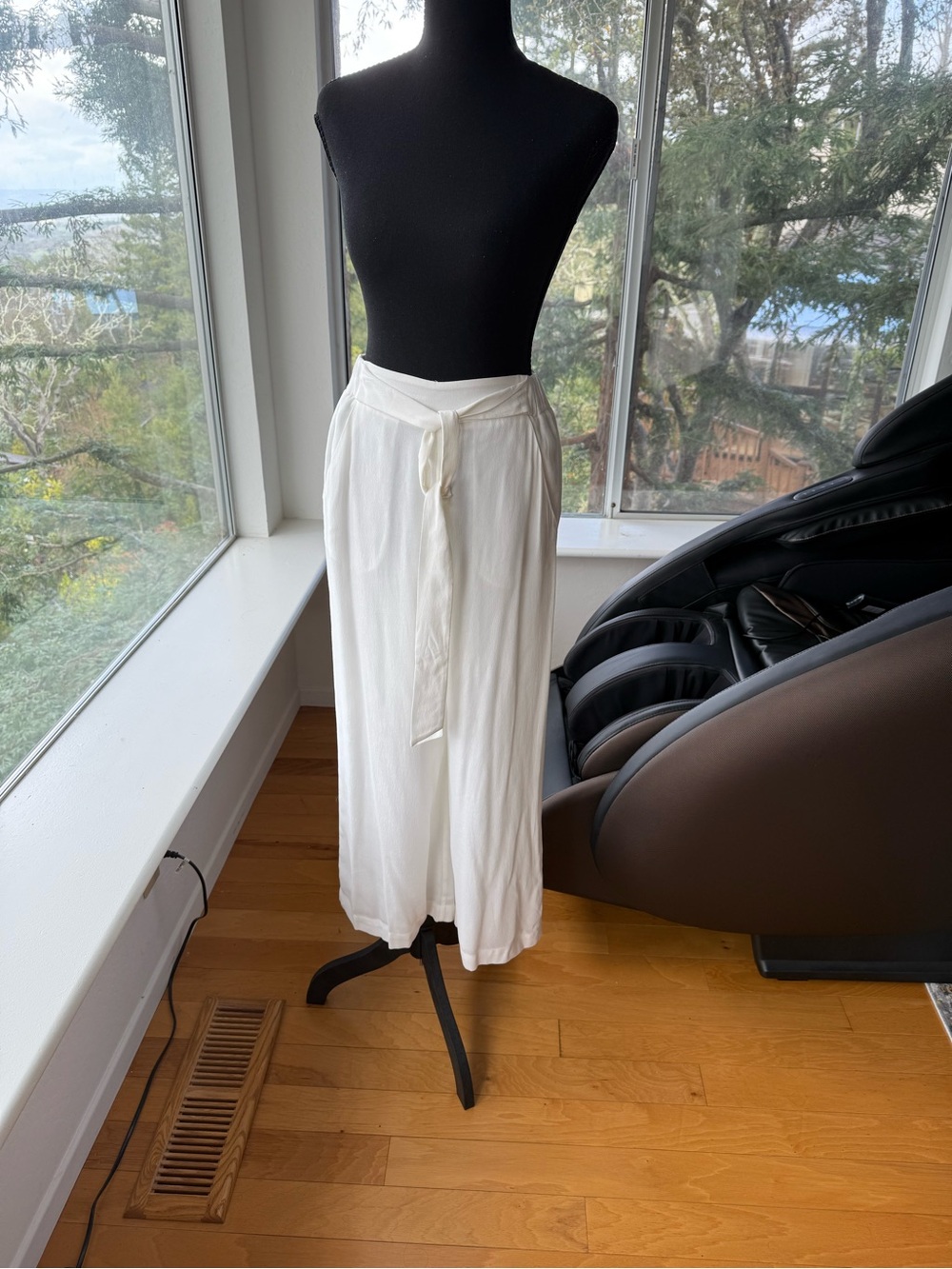 NWOT Aritzia Wilfred Faun High Rise Striped Crop Tie Waist Pants S